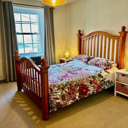 Woodstock Cottage, Settle, Yorkshire Dales *